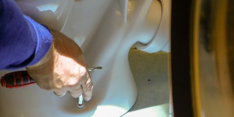 zelf een toilet installeren
