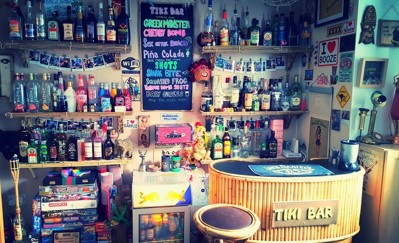 een bar kan voldoen aan vele wensen en als je hem helemaal perfect wil hebben, maak je eigen bar in huis!